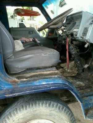 รถบรรทุก 6 ล้อ ยี่ห้อ TOYOTA กับ รถเกี่ยว ยี่ห้อ KUBOTA