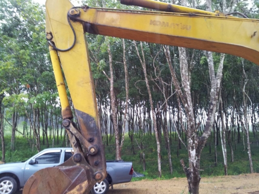 โคมัสสุ 200-5   LC เอวแน่น  เครื่องดี  ปั้มแรงดี ใช้งานได้เลย  โซ่ไม่สวย  แผ่นไม่ครบ  เอาไปอยู่บ่อดินสบายๆเลยครับ