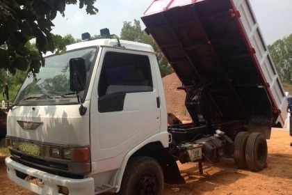 HINO FB 150 HP JO5C หกล้อดั๊มพ์ กระบะดั๊มพ์เหล็ก 4 ตันความยาว 3.60 เมตรสภาพสวย เครื่องยนต์แห้งดีแรงดีไม่มีเยิ้ม ภายในเก๋งคอนโซลสวยครบพร้อม พวงมาลัยเพาเวอร์ ระบบเบรคทริ๊ปฟี้ครบครัน ช่วงล่างใหญ่คัชซีสวยไม่มีดาม เฟืองท้ายติด F. คานหน้าติด F. ครบหมดแล้ว ยาง HINO FB 150 HP JO5C หกล้อดั๊มพ์ กระบะดั๊มพ์เหล็ก 4 ตันความยาว 3.60 เมตรสภาพสวย เครื่องยนต์แห้งดีแรงดีไม่มีเยิ้ม ภายในเก๋งคอนโซลสวยครบพร้อม พวงมาลัยเพาเวอร์ ระบบเบรคทริ๊ปฟี้ครบครัน ช่วงล่างใหญ่คัชซีสวยไม่มีดาม เฟืองท้ายติด F. คานหน้าติด F. ครบหมดแล้ว ยาง