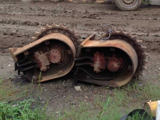 ขายตัวเดิน1คู่ kobelco sk200-3 200-5