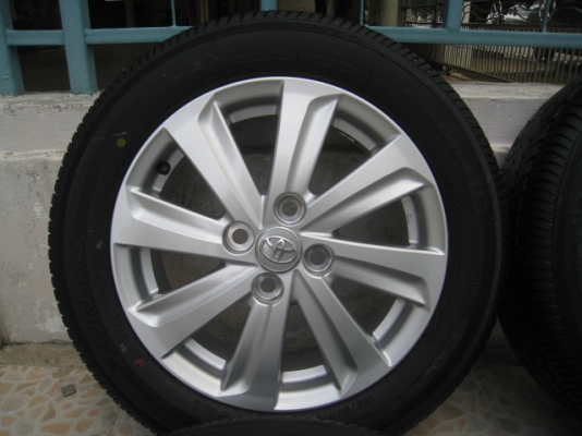 ขายล้อแม็กป้ายแดง new Toyota  vios 15" ยางปี13 สนใจติดต่อเล็กคลองสาม (081-3747940)