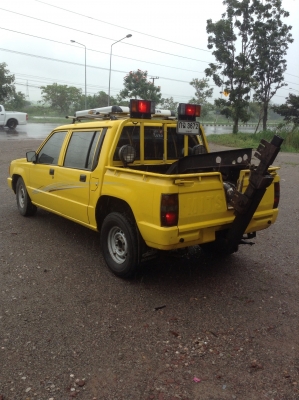 รถยก. MITSUBISHI L200 CYCLONE 4 ประตู เครื่อง2500. เทอโบว์ พวงมาลัยเพาเวอร์ ยางเพิ่งเปลี่ยนมาใหม่ แอร์เย็น เครื่องเสียงครบ สภาพพร้อมใช้งาน 130,000