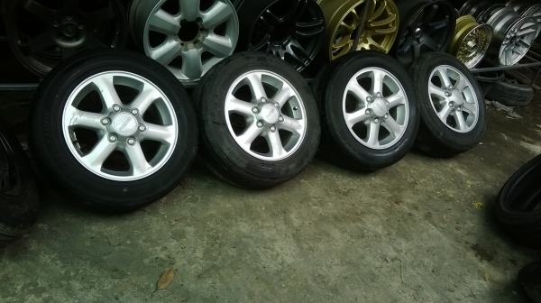 ขายล้อ ISUZU ขอบ16พร้อมยางชุดละ5800