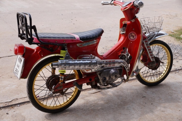 ขาย HONDA C 70 เครื่อง แฝง 4 เกียร์ หัวเวฟ ทะเบียนพร้อมโอน ภาษี ไม่ขาดต่อ ครับ