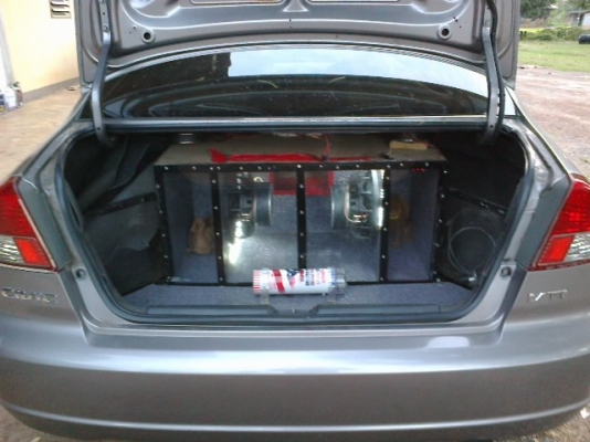 ขายด่วนซีวิคไดแมนชั่นปี02เกียร์ธรรมดา แต่งสวยกำลังดี