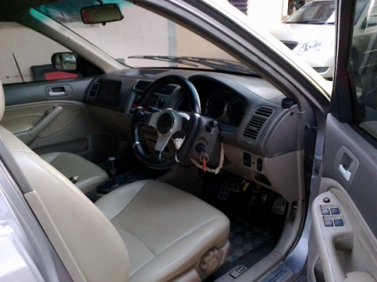 ขายด่วนซีวิคไดแมนชั่นปี02เกียร์ธรรมดา แต่งสวยกำลังดี