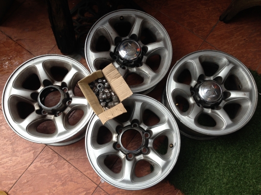 ขาย แม็ค STRADA  4 x 4 ครบชุด