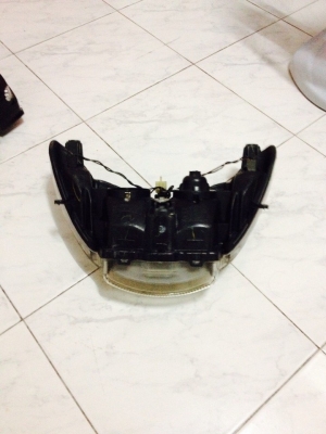 ขายโคมไฟหน้า นูโว ตัวเก่า ราคา 400 บาท โทร0831799040โส กทม