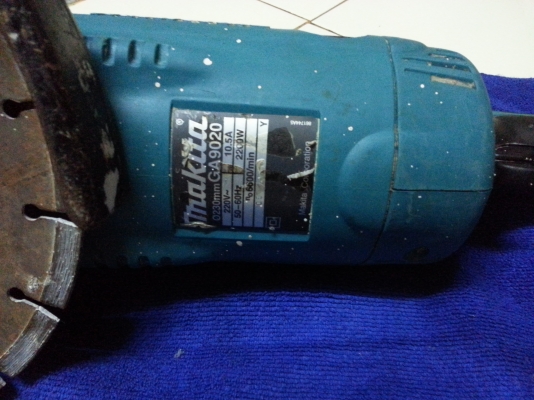 ขายหินเจีย(ลูกหมู)ตัวใหญ่ขนาดใส่ใบ9นิ้วยี่ห้อmakitaสภาพดีมากๆพร้อมใช้งาน(2200วัตต์)