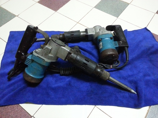 ขายเครื่องสกัดไฟฟ้า(แย็ก)ยี่ห้อmakitaรุ่นHM0810ของแท้(made in japan)พร้อมใช้งาน