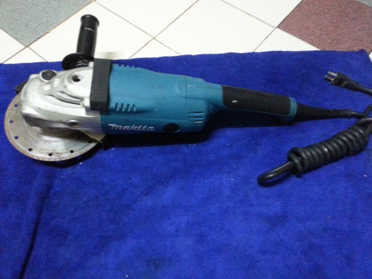 ขายหินเจีย(ลูกหมู)ขนาดใส่ใบ7นิ้วยี่ห้อmakitaตัวนี้สภาพดีมาก90\%ขึ้นคับสวยๆพร้อมใช้งาน