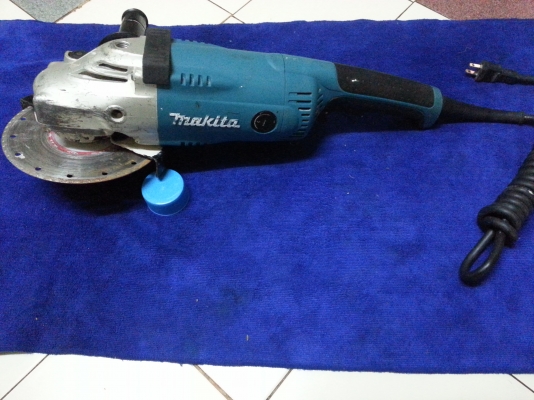 ขายหินเจีย(ลูกหมู)ขนาดใส่ใบ7นิ้วยี่ห้อmakitaตัวนี้สภาพดีมาก90\%ขึ้นคับสวยๆพร้อมใช้งาน