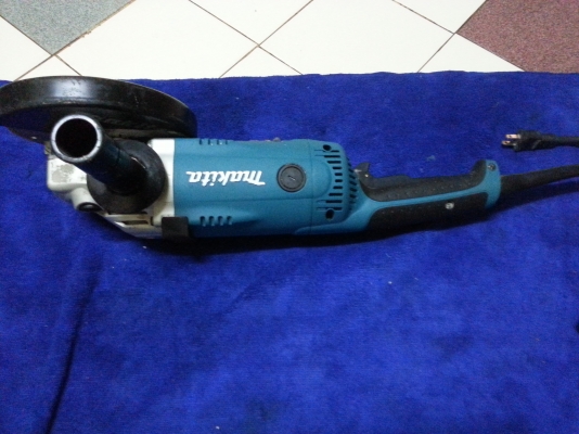 ขายหินเจีย(ลูกหมู)ขนาดใส่ใบ7นิ้วยี่ห้อmakitaตัวนี้สภาพดีมาก90\%ขึ้นคับสวยๆพร้อมใช้งาน