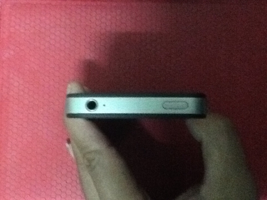 iPhon4sเครื่องศูนย์ไทย16gถูกๆคับ iPhon4sเครื่องศูนย์ไทย16gถูกๆคับ