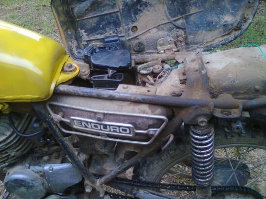 ขายyamaha dt100x..สวยๆ(ตามรูป)แห้งๆเครื่องติดวิ่งได้ทะเบียนโอนขาดต่อ10,800บาท/ลำปาง