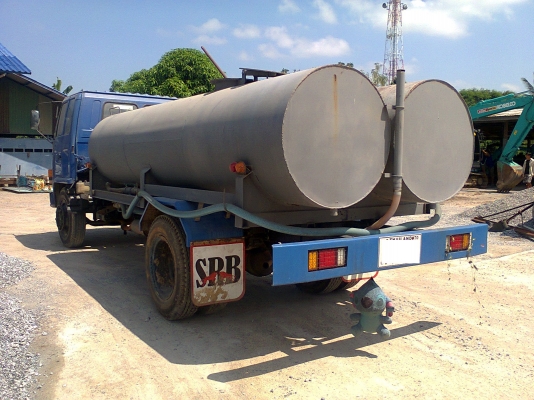 6 ล้อ ISUZU FSR11H 145 HP รถห้ง ยาว 5.5 ม. ปี 37 ถังน้ำแฝดสยาม หรือหัวคัสซี่ ยาว 5 เมตร ปี 37