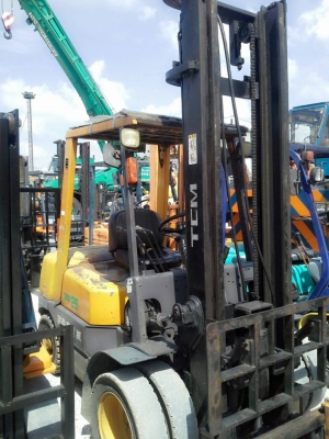 TCM FHD25Z5   ขนาด2.5ตัน เสา4.5เมตร เกียร์ธรรมดา เครื่องดีเซล งากระดกได้