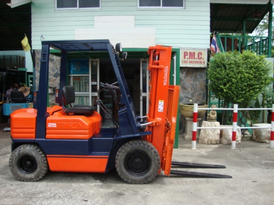 ++++++ ขายด่วน !!! รถโฟล์คลิฟท์ TOYOTA 5FD25 (รถนอกนำเข้า ราคาถูก สภาพดี พร้อมใช้งาน ) เครื่องยนต์ดีเซล เสา 3 เมตร เกียร์ธรรมดา งา 1,070 มม. ยางตันใหม่ 4 เส้น ******* สนใจเข้ามาดู มาลองรถก่อนตัดสินใจซื้อ ราคาคุยกันได้ ******* ++++++ ขายด่วน !!! รถโฟล์คลิฟท์ TOYOTA 5FD25 (รถนอกนำเข้า ราคาถูก สภาพดี พร้อมใช้งาน ) เครื่องยนต์ดีเซล เสา 3 เมตร เกียร์ธรรมดา งา 1,070 มม. ยางตันใหม่ 4 เส้น ******* สนใจเข้ามาดู มาลองรถก่อนตัดสินใจซื้อ ราคาคุยกันได้ *******