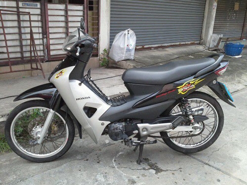 ขายด่วน wave z ubox ปี 49 สีเทา ดำ รถสวยมาก เดิมๆ ตั้งขายได้เลย ชุดสีสวย เครื่องแน่น ไม่หลวม ไม่มีควัน เอกสารครบถ้วน