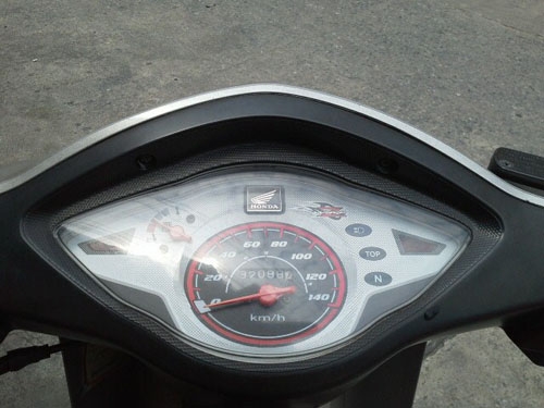 ขายด่วน wave z ubox ปี 49 สีเทา ดำ รถสวยมาก เดิมๆ ตั้งขายได้เลย ชุดสีสวย เครื่องแน่น ไม่หลวม ไม่มีควัน เอกสารครบถ้วน ขายด่วน wave z ubox ปี 49 สีเทา ดำ รถสวยมาก เดิมๆ ตั้งขายได้เลย ชุดสีสวย เครื่องแน่น ไม่หลวม ไม่มีควัน เอกสารครบถ้วน