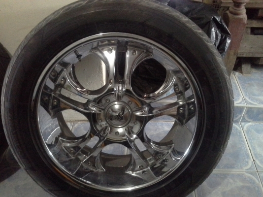 ขายล้อ 20 6รู เงาๆ สวยๆ มีพร้อมยางครับ 2010
