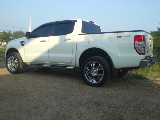 ขายล้อ 20 6รู เงาๆ สวยๆ มีพร้อมยางครับ 2010