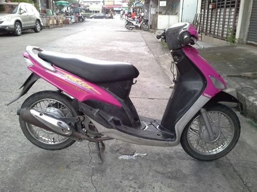 mio ปี 48  สีขาว รถเดิมๆ ชุดสีสวย เครื่องแน่นๆ ไม่มีหลวม ไม่ควันขาว เอกสารชุดโอนครบ