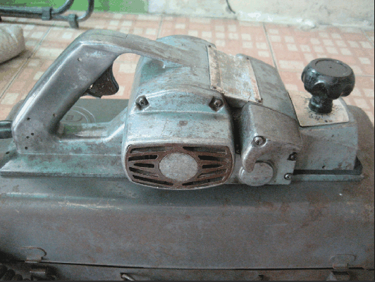 ขายด่วนกบไฟฟ้า Makita รุ่น1600 Made in japan 100\%