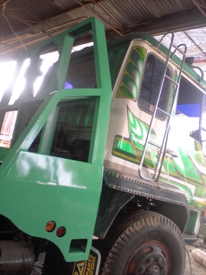 ขายสิบล้อมิตซูเทรเลอร์ FN 527 TB สองเพลา เกียร์เดิม 6 สปีด เครื่อง 6D16 195 แรง ช่วงล่างเบรคใหญ่ หัวเดิม พวงมาลัยเพาเวอร์ พร้อมแอร์ เบรคทิฟฟี่ ยางใหม๋ 10 เส้น หางต่อใหม่ 081-9426261,089-8378194