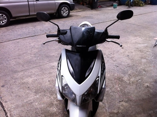 click ปี 50 สีขาว ดำ ล้อแม็ก รถบ้าน ภายใน ภายนอกเดิมๆ เครื่องแน่น ไม่หลวม ควันไม่ไหล เอกสารพร้อม เชิญแวะชมก่อนได้จ้า