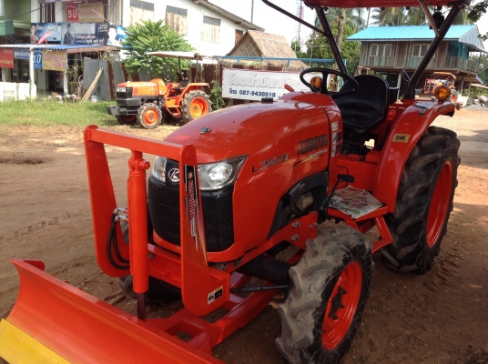 ปัญญาแทรคเตอร์มาแล้ว...จัดมาให้ คูโบต้า L3608 ทำงาน 1062 ชม. ใบมีดคานล่าง พร้อมโรตาลี่ตราช้าง เล่มทะเบียนพร้อม