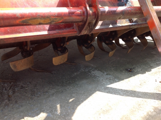 ปัญญาแทรคเตอร์มาแล้ว...จัดมาให้ คูโบต้า L3608 ทำงาน 1062 ชม. ใบมีดคานล่าง พร้อมโรตาลี่ตราช้าง เล่มทะเบียนพร้อม