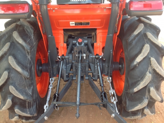 ปัญญาแทรคเตอร์มาแล้ว...จัดมาให้ คูโบต้า L3608 ทำงาน 1062 ชม. ใบมีดคานล่าง พร้อมโรตาลี่ตราช้าง เล่มทะเบียนพร้อม