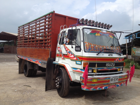 ขายISUZU FSR 165 เครื่องดีคัทซีสวย แอร์เย็น สภาพสวยจัด แต่งไว้ครบแล้ว