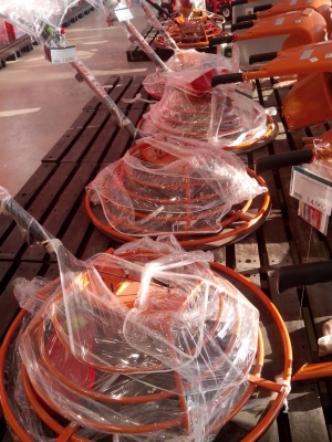 ขายแมลงปอปาดปูน มีถาดขัดหยาบ ของใหม่จัดส่งได้ครับ แบบไม่มีเครื่องยนต์ครับ