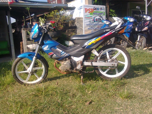 โซนิค 125cc 4 จังหวะหม้อน้ำตัวแรก  13500 บาท