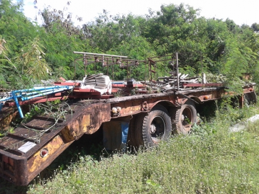 หางรถพ่วงท้ายลาด  ยาว  12 เมตร  พร้อมใช้งานค่ะ  ราคาถูกๆๆ