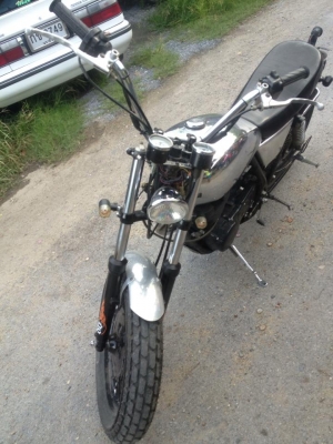 SR400 ราคาโดนใจ มาก่อนได้ก่อนน่ะครับ