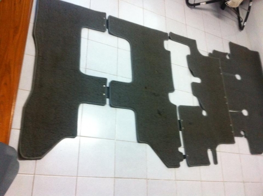 พรมปูพื้นรถตู้ super custom,สภาพใหม่อย่างหนา พรมปูพื้นรถตู้ super custom,สภาพใหม่อย่างหนา