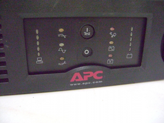 เครื่องสำรองไฟ UPS รุ่นใหญ่  APC 2200