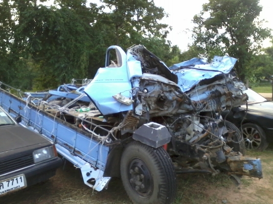 ขายรถอุบัติเหตุ  NPR66LX5  120 HP  รถห้างแท้