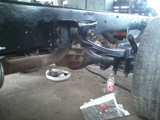 แอ้ว 4 ล้อ กลาง ( แชสชีพร้อมช่วงล่าง ) แอ้ว 4 ล้อ กลาง ( แชสชีพร้อมช่วงล่าง )