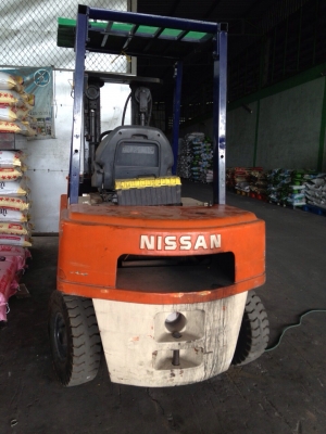 ***ขายด่วน***NISSAN FD25 เสา5เมตร ขายตามสภาพ