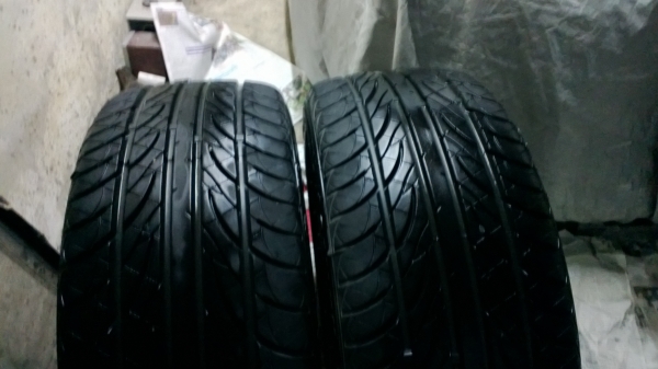 ขายยาง atrezzo 225-45-18 ปี13 คู่นึง2เส้น สภาพสวย ไม่มีปะ ใส่ได้แค่สองเดือน สนใจโทร 0915195549