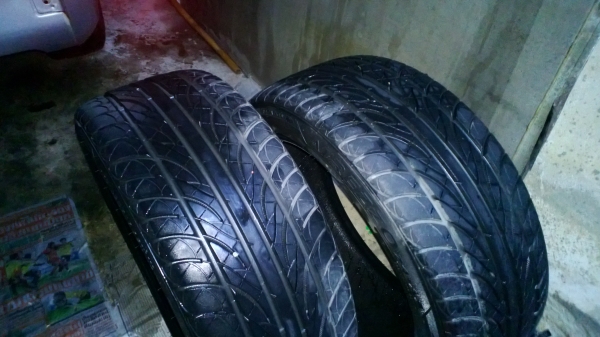 ขายยาง atrezzo 225-45-18 ปี13 คู่นึง2เส้น สภาพสวย ไม่มีปะ ใส่ได้แค่สองเดือน สนใจโทร 0915195549