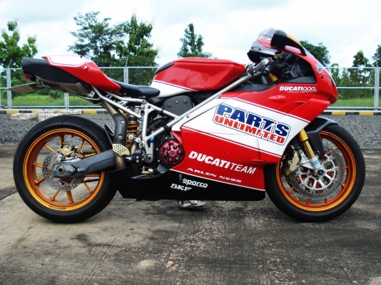 DUCATI 999s หล่อแรง แต่งเต็ม พร้อมทะเบียนโอนขนส่ง DUCATI 999s หล่อแรง แต่งเต็ม พร้อมทะเบียนโอนขนส่ง