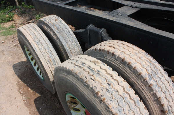 ขายสสิบล้อ อีซูซุ185 BF  มีหัวเเละเเชลซี สวยเดิมๆยาง100\%ครับ