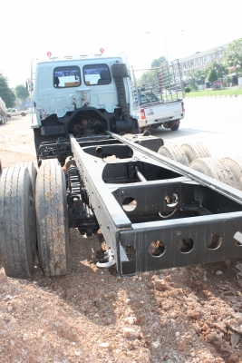 ขายสสิบล้อ อีซูซุ185 BF  มีหัวเเละเเชลซี สวยเดิมๆยาง100\%ครับ