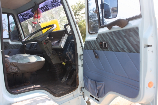 ขายสสิบล้อ อีซูซุ185 BF  มีหัวเเละเเชลซี สวยเดิมๆยาง100\%ครับ