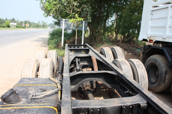 ขายสสิบล้อ อีซูซุ185 BF  มีหัวเเละเเชลซี สวยเดิมๆยาง100\%ครับ